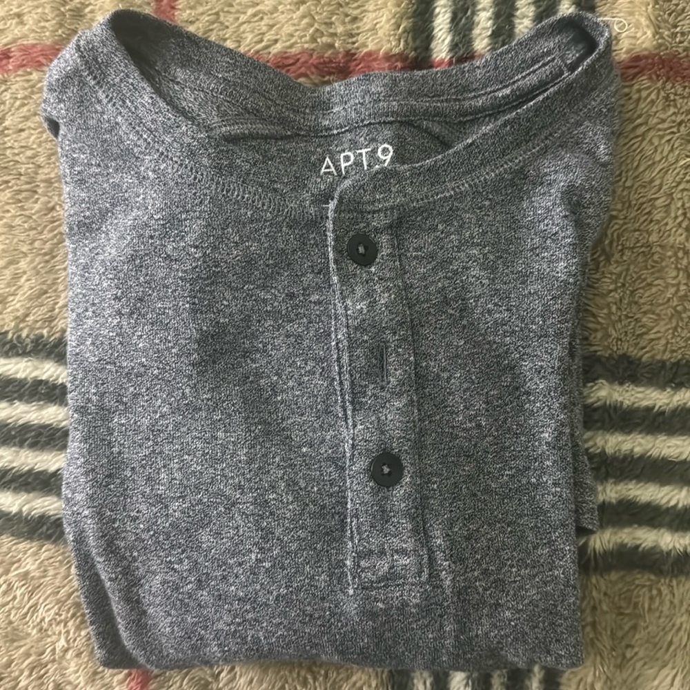 Apt. 9 Large t-shirt (new)
